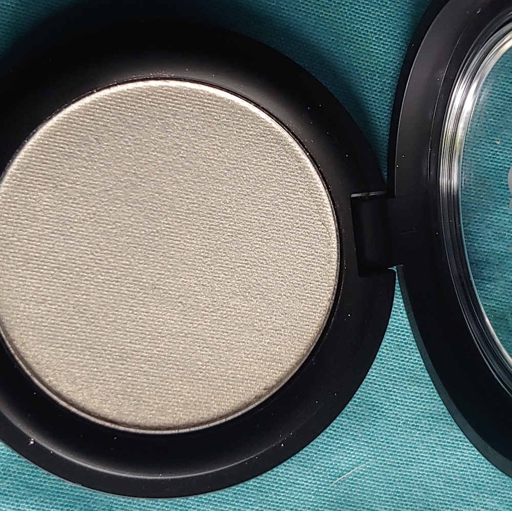 Kat Von D Eyeshadow Thunderstruck